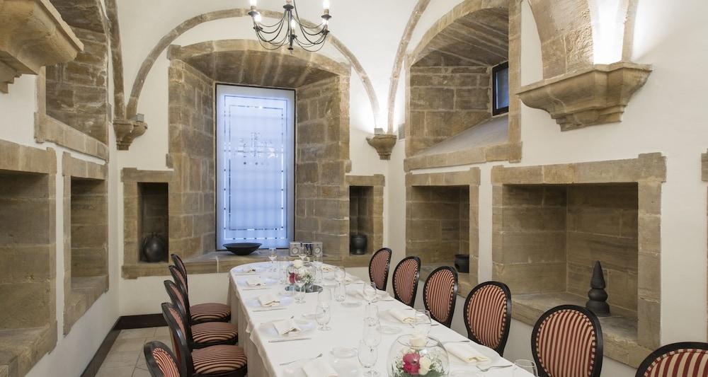 Palacio De Aviles Affiliated By Melia Dış mekan fotoğraf The refectory