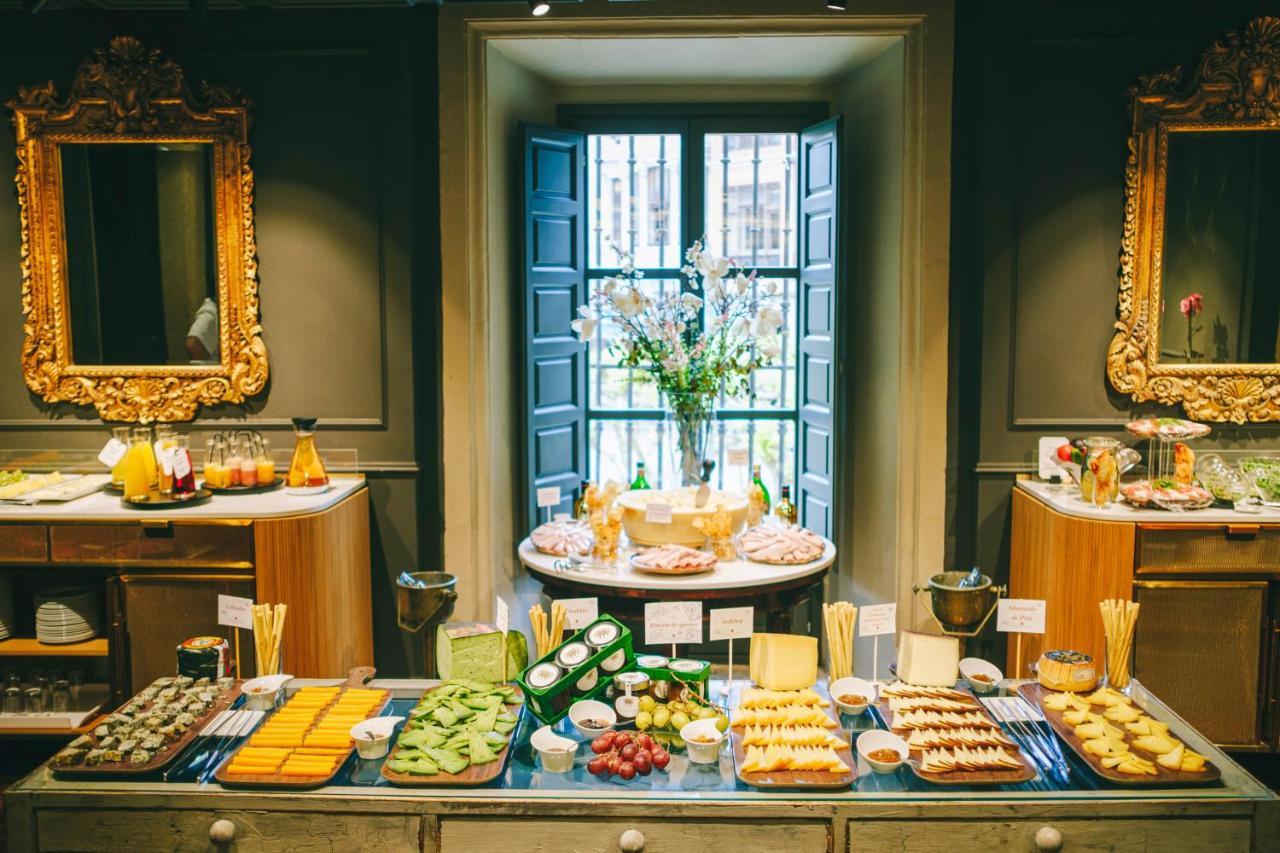 Palacio De Aviles Affiliated By Melia Dış mekan fotoğraf A buffet at a hotel