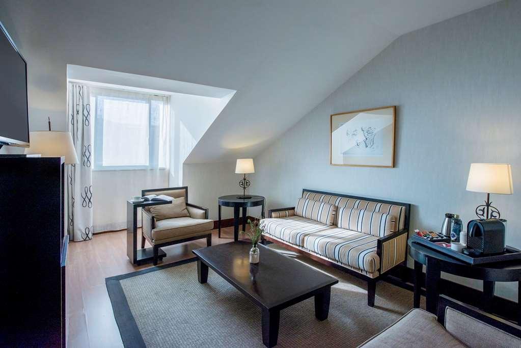 Palacio De Aviles Affiliated By Melia Oda fotoğraf A suite at the Mandarin Oriental, Munich