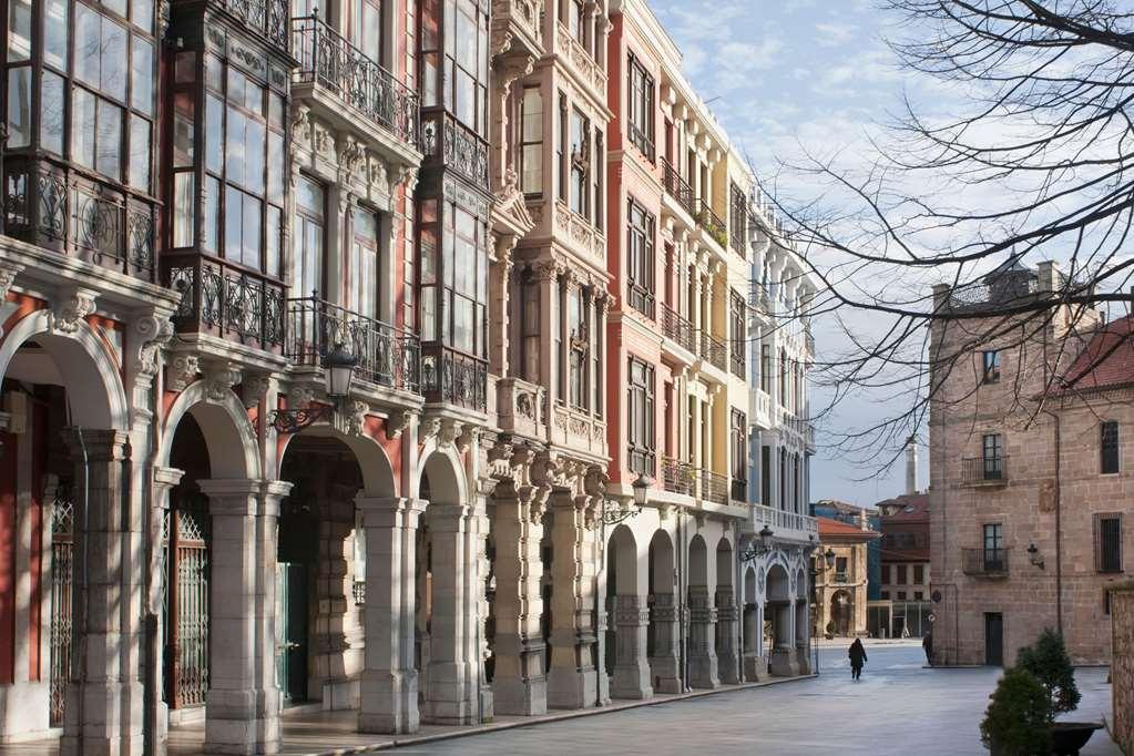 Palacio De Aviles Affiliated By Melia Dış mekan fotoğraf The University of Navarra