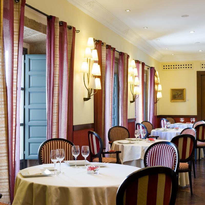 Palacio De Aviles Affiliated By Melia Dış mekan fotoğraf Restaurant