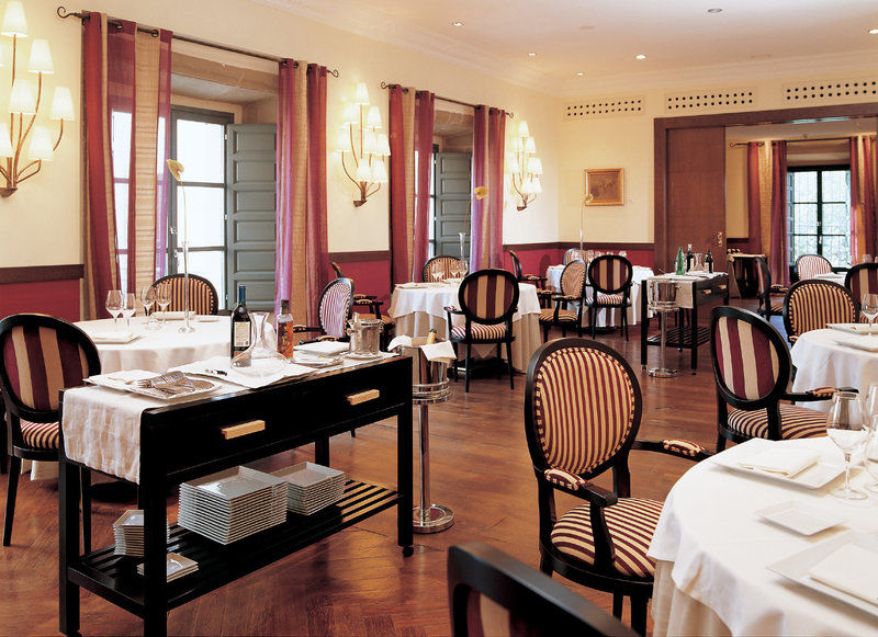 Palacio De Aviles Affiliated By Melia Restoran fotoğraf Restaurant